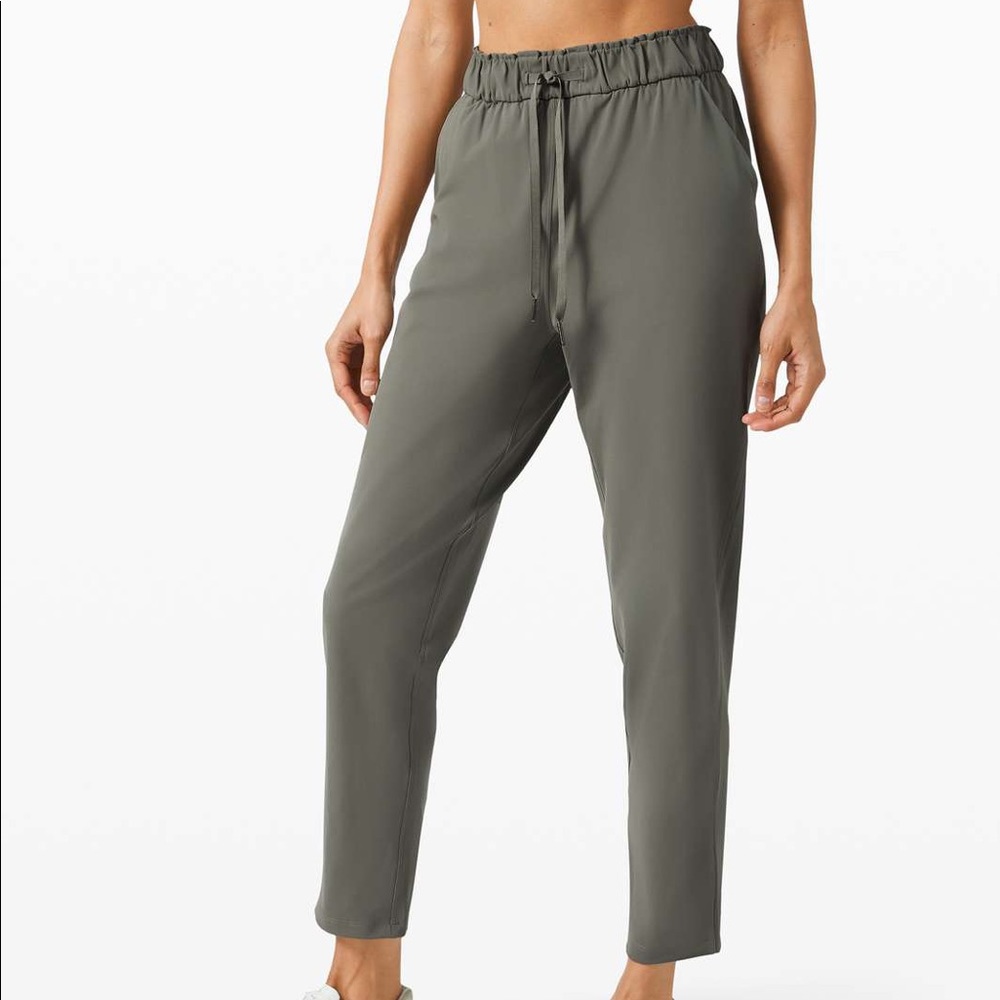 Lululemon Keep Moving Pant 7/8 High Rise Grey Sage
